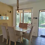 In Einem Spektakulaeren Olivenhain In Einer Ruhig By Interhome Будинок відпочинку *
