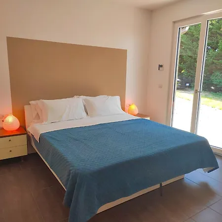 In Einem Spektakulaeren Olivenhain In Einer Ruhig By Interhome Nyaraló *