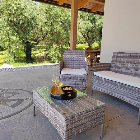Nyaraló In Einem Spektakulaeren Olivenhain In Einer Ruhig By Interhome